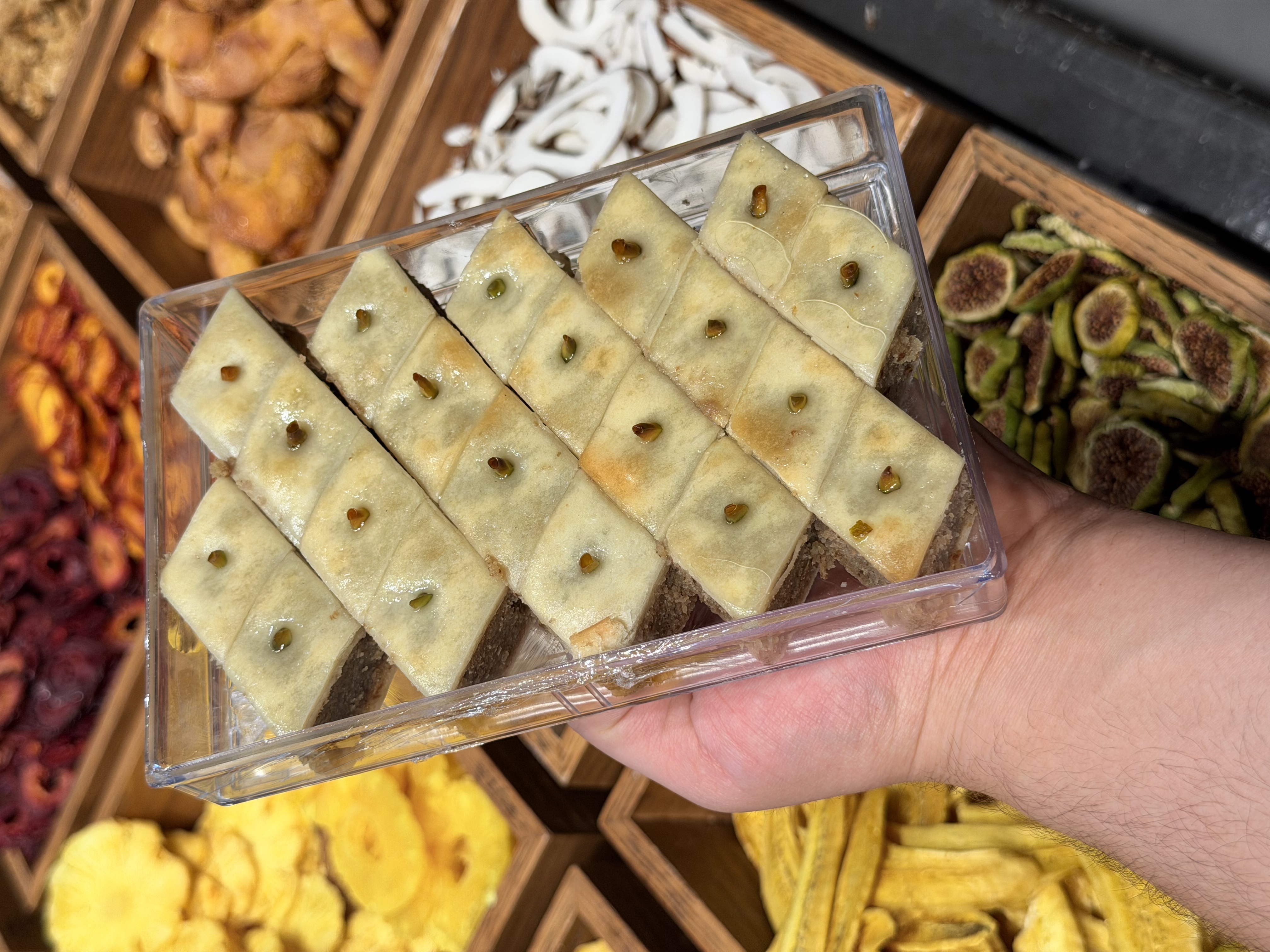 باقلوای گردویی سنتی