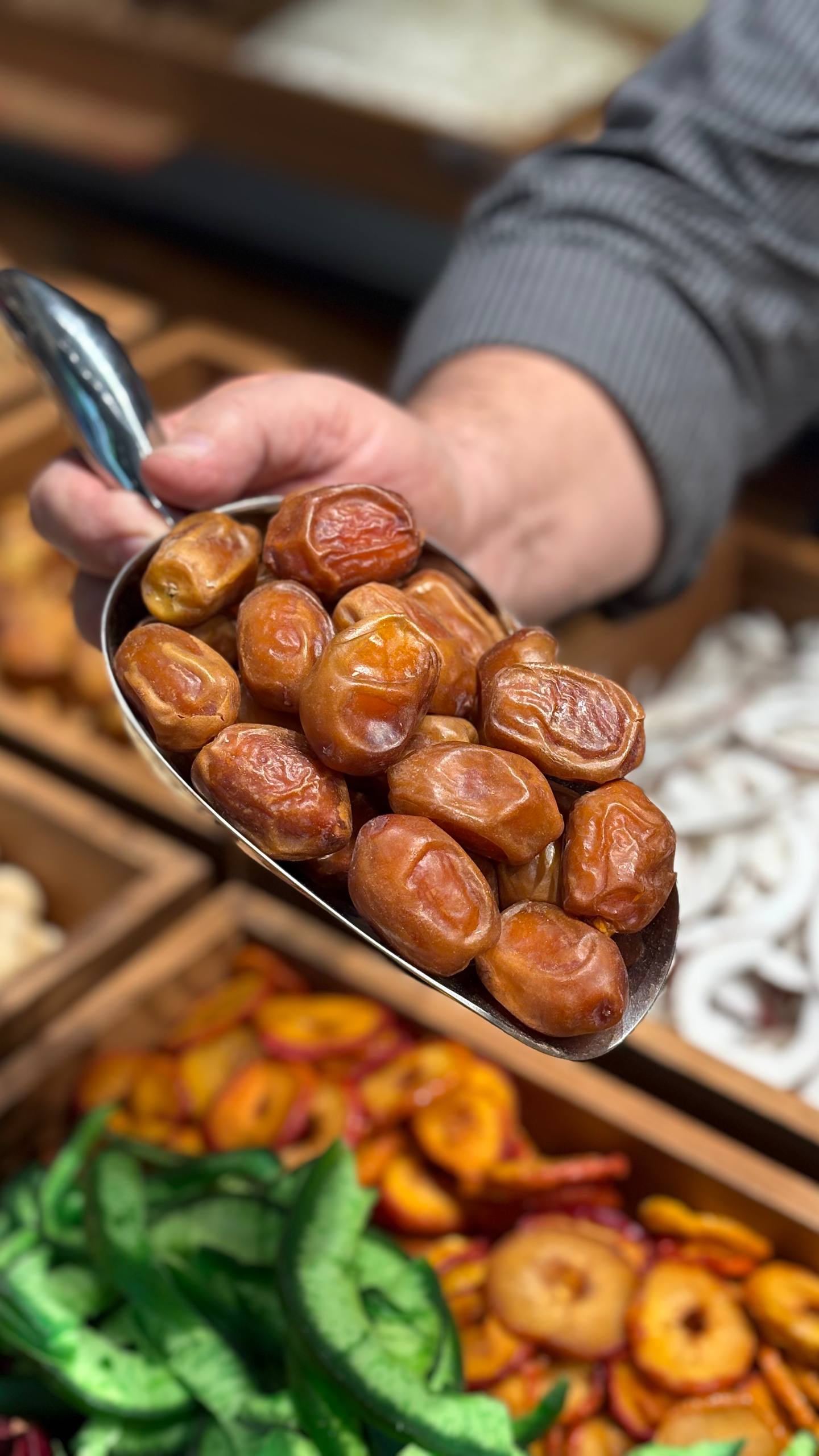 خرما زاهدی