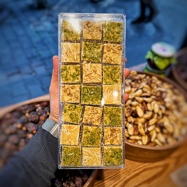 حلوا هل و بادام