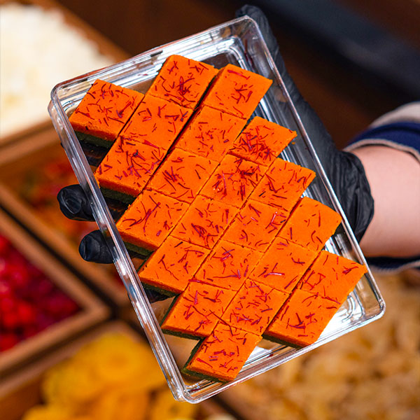 لوز زعفران پسته