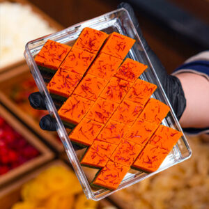 لوز زعفران پسته (دورنگ)